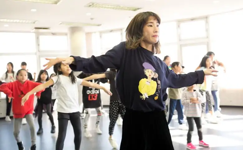 最前線で活躍するプロの講師陣から学べる